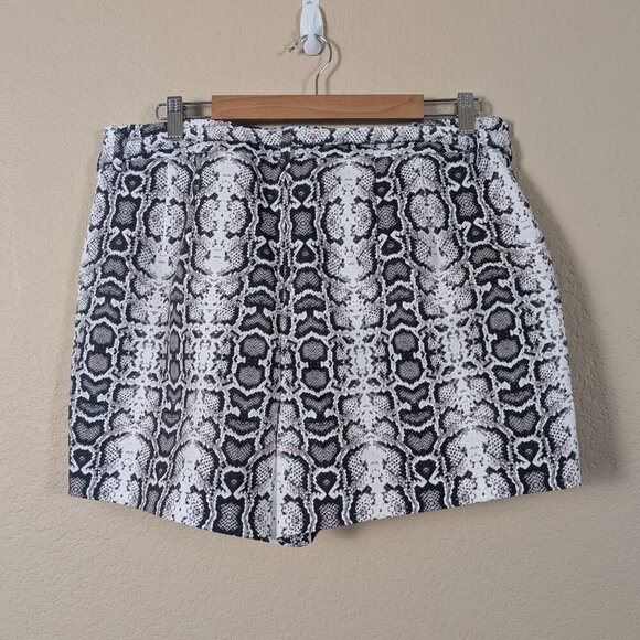 NWT Express Snakeskin Printed Midi Highrise Shorts " Belted 16 Classic - Picture 5 of 8